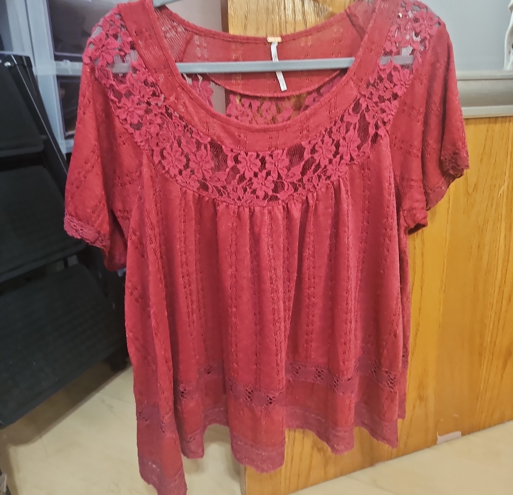 Women's Lace Detail Top - Red / Marron / Wine